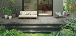 お庭の活用法 ガーデンテラス定番 ウッドデッキor“タイルデッキ”
